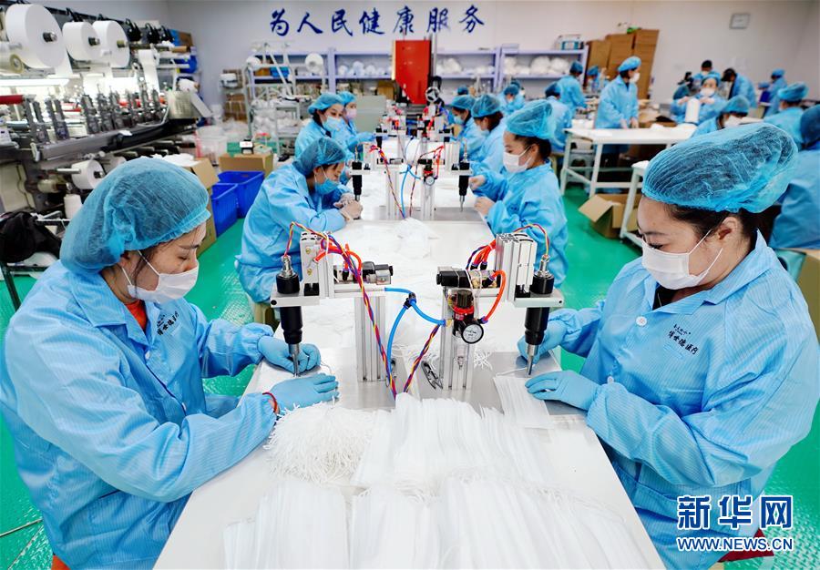 (聚焦疫情防控·图文互动)(11)团结起来!我们万众一心!——中国抗疫人民力量的生动实践